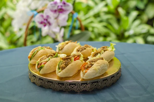 Mini panes con pollo